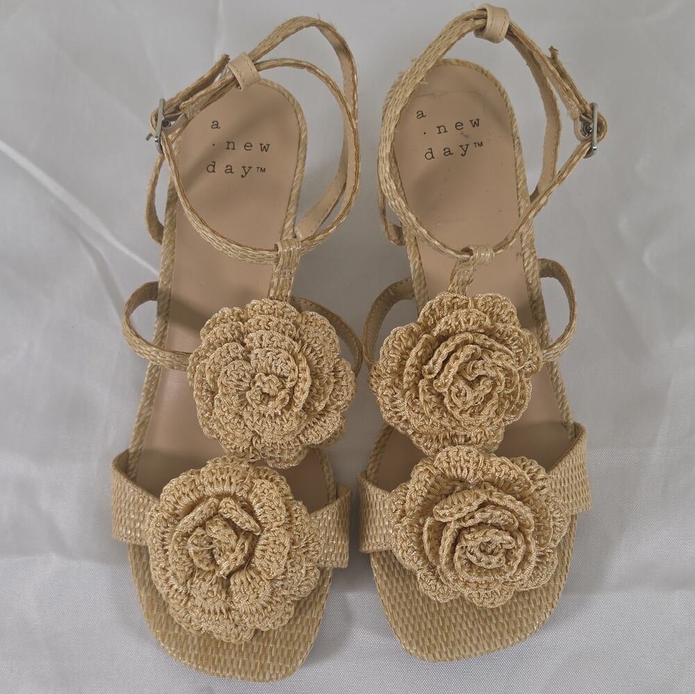 A New Day Women’s Beige Strappy Ankle Strap Buckle Open Toe Textile 7.5